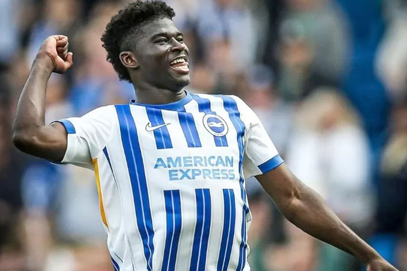 Manchester United Kibarkan Bendera Putih dan Move On dari Carlos Baleba